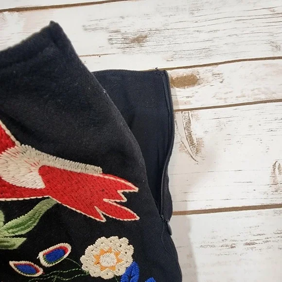 Umgee embroidered bird and flower boho mini skirt fully lined woman's size large - Picture 13 of 13